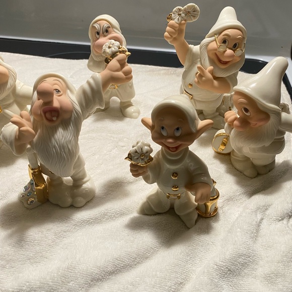 All 7 dwarfs, Lenox Disney - Picture 3 of 3